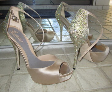 INES, ines gucci
