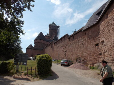 Les châteaux(Le Haut-Koenigsbourg,le Hagueneck(au dessus de Wettolsheim) vue des 3 châteaux depuis Wettolsheim ,Le Wineck(Katzenthal),Le Ulric et le Griesbech(Ribeauvillé)et vue du Haut-ribeaupierre(depuis le Ulric c est le château tout en haut on voit juste un peu sa tour) , DSCN1387