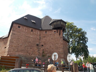 Les châteaux(Le Haut-Koenigsbourg,le Hagueneck(au dessus de Wettolsheim) vue des 3 châteaux depuis Wettolsheim ,Le Wineck(Katzenthal),Le Ulric et le Griesbech(Ribeauvillé)et vue du Haut-ribeaupierre(depuis le Ulric c est le château tout en haut on voit juste un peu sa tour) , DSCN1392