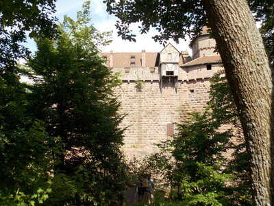 Les châteaux(Le Haut-Koenigsbourg,le Hagueneck(au dessus de Wettolsheim) vue des 3 châteaux depuis Wettolsheim ,Le Wineck(Katzenthal),Le Ulric et le Griesbech(Ribeauvillé)et vue du Haut-ribeaupierre(depuis le Ulric c est le château tout en haut on voit juste un peu sa tour) , DSCN1396