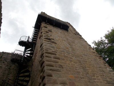 Les châteaux(Le Haut-Koenigsbourg,le Hagueneck(au dessus de Wettolsheim) vue des 3 châteaux depuis Wettolsheim ,Le Wineck(Katzenthal),Le Ulric et le Griesbech(Ribeauvillé)et vue du Haut-ribeaupierre(depuis le Ulric c est le château tout en haut on voit juste un peu sa tour) , DSCN1429