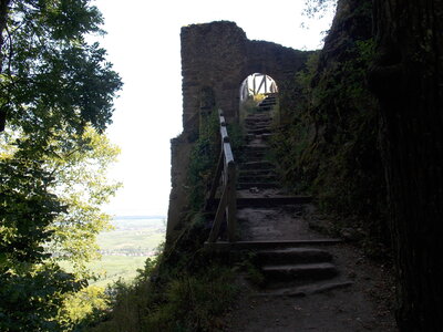 Les châteaux(Le Haut-Koenigsbourg,le Hagueneck(au dessus de Wettolsheim) vue des 3 châteaux depuis Wettolsheim ,Le Wineck(Katzenthal),Le Ulric et le Griesbech(Ribeauvillé)et vue du Haut-ribeaupierre(depuis le Ulric c est le château tout en haut on voit juste un peu sa tour) , DSCN1470