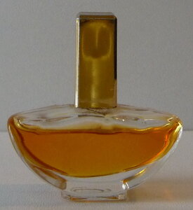 Miniatures de parfum, De la Renta_Ruffles SB Esprit de parfum 3 45cm 4ml B M