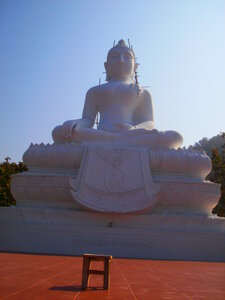dis moi quel est ton buddha et je te dirais qui tu es, le boudha blanc aux pommes