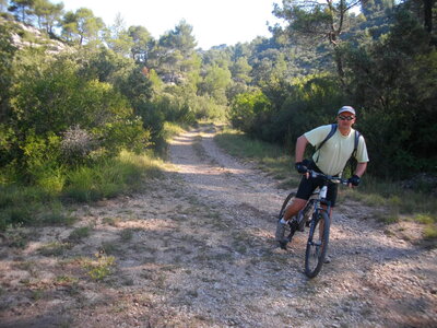 CIRCUIT DES VALLONS, Arrivée au bas des Grands Vallons, près des Baumes