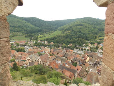 Châteaux de Kaysesberg(68) Et châteaux Ortenbourg et Rammstein (67) pres de Scherwiller) et vue sur le Haut-koenigsbourg ET l'Altmattkopf (pres du Gaschney, DSCN1510