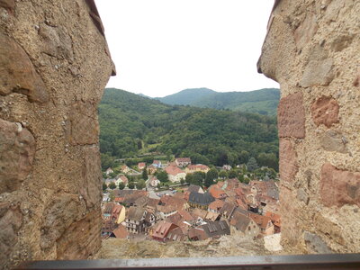 Châteaux de Kaysesberg(68) Et châteaux Ortenbourg et Rammstein (67) pres de Scherwiller) et vue sur le Haut-koenigsbourg ET l'Altmattkopf (pres du Gaschney, DSCN1511