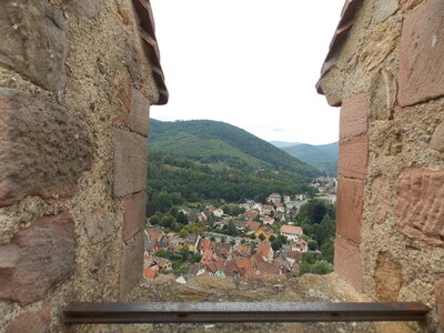 Châteaux de Kaysesberg(68) Et châteaux Ortenbourg et Rammstein (67) pres de Scherwiller) et vue sur le Haut-koenigsbourg ET l'Altmattkopf (pres du Gaschney, DSCN1512