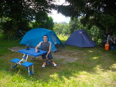 CIRCUIT DU ROUX ET DE COMBELOUP, Campement installé.