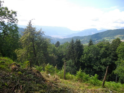CIRCUIT DU ROUX ET DE COMBELOUP, Vue sur la vallée depuis le Chavanais