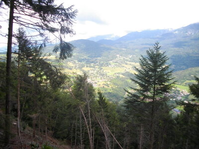 CIRCUIT DU ROUX ET DE COMBELOUP, Vue sur la Ronzière depuis Combeloup