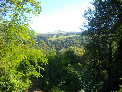 CIRCUIT D' HERBEYS 17/08/2014 : Randonnée VTT (Contreforts de Belledonne) : 20 km, 2 h 54 à 6.8 km/h de moyenne, 678 m dedénivellation positive cumulée, parcours assez difficile. Météo : beau temps. Participant : Marcel, Vue vers Saint-Martin-d'Uriage depuis Villeneuve