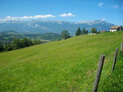 CIRCUIT D' HERBEYS 17/08/2014 : Randonnée VTT (Contreforts de Belledonne) : 20 km, 2 h 54 à 6.8 km/h de moyenne, 678 m dedénivellation positive cumulée, parcours assez difficile. Météo : beau temps. Participant : Marcel, Vue vers le Vercors