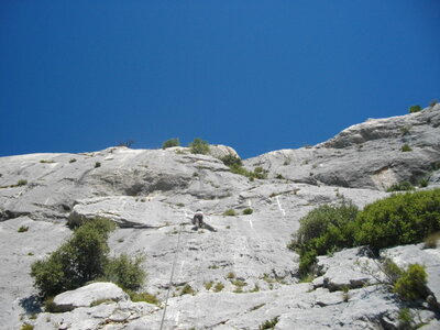 DEUX-AIGUILLES (ESCALADE) 28 08 14 : Voies : Tranquillité Assurée, Les Gémeaux, Doux Gâtés, Illuminatons, Je l'avais bien dit, Les Quatre Quarts (1ère longueur). Météo : beau temps chaud. Participants : Armelle, Denis, Jean-Pierre et Marcel., Dans Je l'avais bien dit
