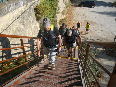 ANSOUIS - VILLELAURE (Randonnée pédestre, Lubéron) :13 km, 4 h, 350 m de dénivellation positive cumulée, P1, T1. Météo : beau temps. 14 participants, IMGP8365