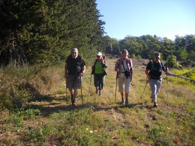 ANSOUIS - VILLELAURE (Randonnée pédestre, Lubéron) :13 km, 4 h, 350 m de dénivellation positive cumulée, P1, T1. Météo : beau temps. 14 participants, IMGP8368