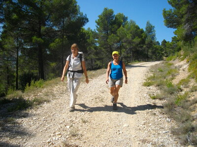 ANSOUIS - VILLELAURE (Randonnée pédestre, Lubéron) :13 km, 4 h, 350 m de dénivellation positive cumulée, P1, T1. Météo : beau temps. 14 participants, IMGP8379