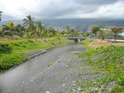 TOUR DES ROCHES ET DE L'ETANG 23 09 14 (Randonnée VTT, île de la Réunion) : 28.6 km, 2 h 27 à 11.7 km/h de moyenne, 423 m de dénivellation positive cumulée, parcours peu difficile. Météo : nuageux. Participant : Marcel. , Ravine Divon