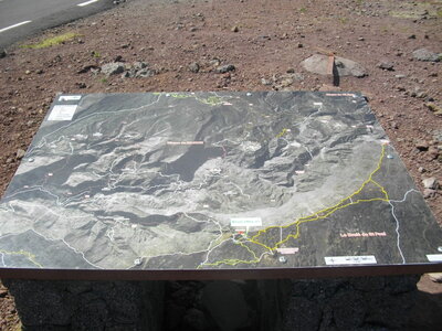 GLACIERE DU GRAND BENARE, Au parking du Maïdo