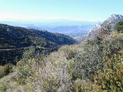 CUCUGNAN - REQUESENS - MONASTIR DEL CAMP, 15 CUCUGNAN         Vue sur  les Corbières