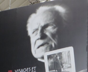 Sosiesland, André Dussolier