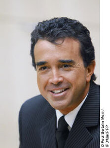 Sosiesland, Bernard Montiel