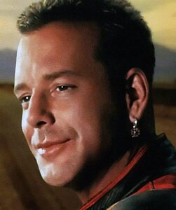 Sosiesland, Bruce Willis 3