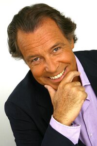 Sosiesland, Julio Iglesias