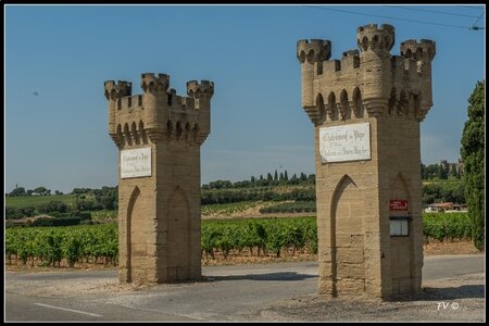 Chateau Neuf du Pape, 2014_07_ChateauNeuf_du_Pape-9_GF