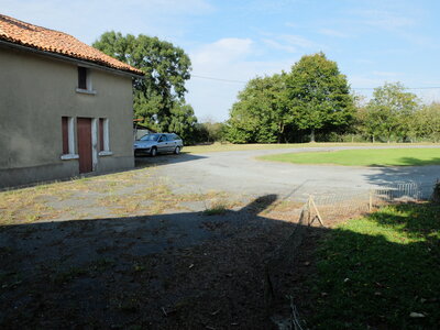 La Jamonnière, 000-2 Cour