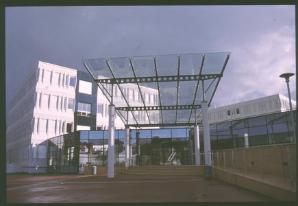 AUX TEMPS DU L.A.C. MAJEUR, construction lycée entrée 1