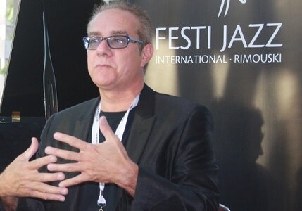 Sosiesland, Elton john