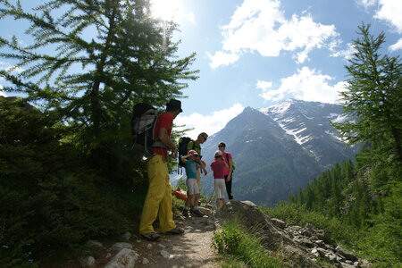 2015-05-30-randonnée-refuge-bans, alpes-aventure-randonne-trek-famille-refuge-bans-2015-05-30-049