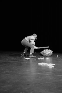 Théâtre 2015 - La Compagnie Les Yeux d'Encre - «En bas de chez toi. », DSC_0461