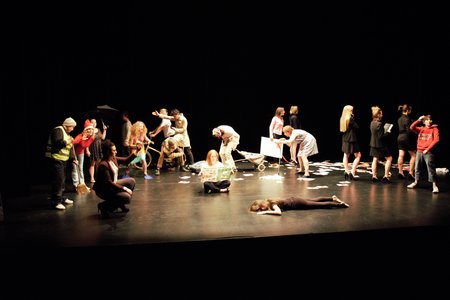Théâtre 2015 - La Compagnie Les Yeux d'Encre - «En bas de chez toi. », DSC_0533