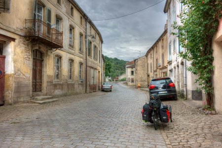 balade dans les vosges 2015, Fontenoy le chateau un village attachant mais qui semble sinistré.