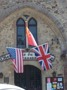 Drapeaux Normands aux 2 Léopards, K800_NadiaMauger - Bricquebec 2