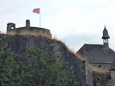 Drapeaux Normands aux 2 Léopards, K800_NadiaMauger - Bricquebec 3b