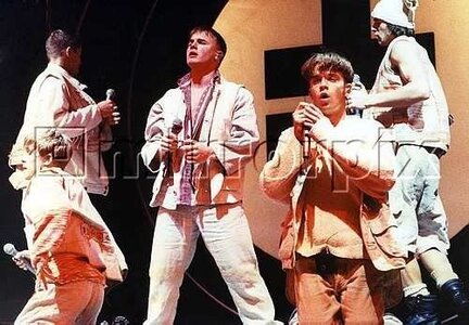 Live in Berlin 1994, 156741767191_2640348_7164942_n-vi
