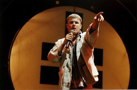 Live in Berlin 1994, ALAMYB4WRA1-vi