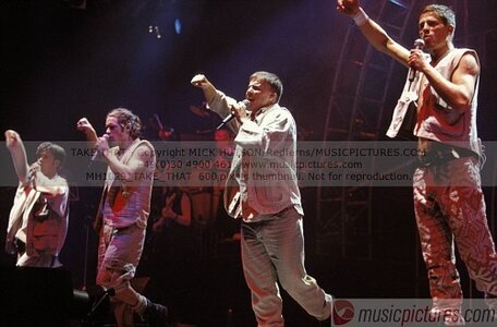 Live in Berlin 1994, MH1029_TAKE_THAT_6-vi