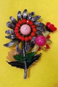 Broche, 1