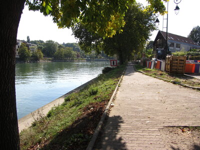 LePerreux - Cop21, https://www.google.fr/maps/place/122+Quai+d'Artois,+94170+Le+Perreux-sur-Marne/@48.8331441,2.5164257,17z/data=!3m1!4b1!4m2!3m1!1s0x47e60d960f9d2c0f:0x8b16e11e3c679787!6m1!1e1