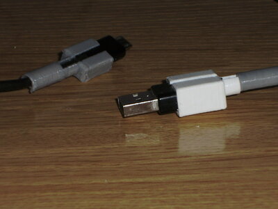 Mes impressions en 3D, Des renforts de cäble USB