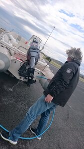 mai-juin 2016 - 1eres mises à l'eau, ...et on nettoie (tout est prévu sur l'embarcadère)