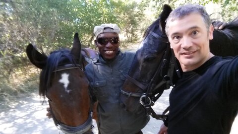 Maun_Cheval, 20160508_100641