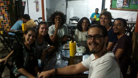 Brasil, Petite soirée avec des brésiliens, ici la bière (gelée et pas forte) s'achète par bouteille de 600ml (pour 2,20€)