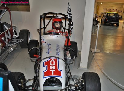 NATIONAL MUSEUM BATHURST AUSTRALIA, 604