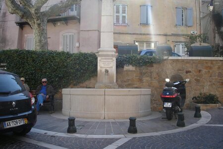 Mes photos, Roquebrune sur Argens - Fontaine dans le village