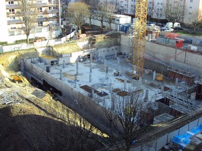 2012 (01), 270112(1)